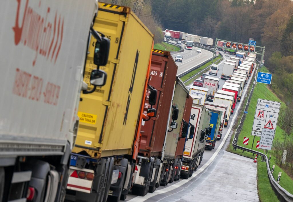 Strengere CO2-Regeln für Lkw und Busse in der EU