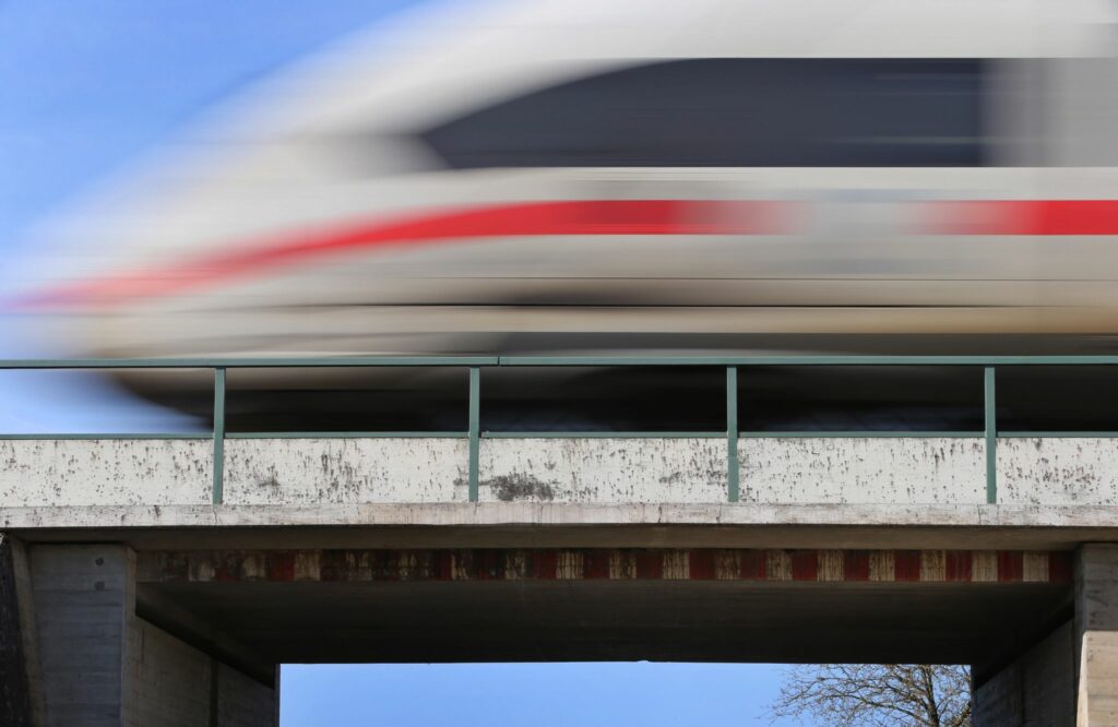 Bei der Bahn drohen höhere Ticketpreise und weniger Angebot