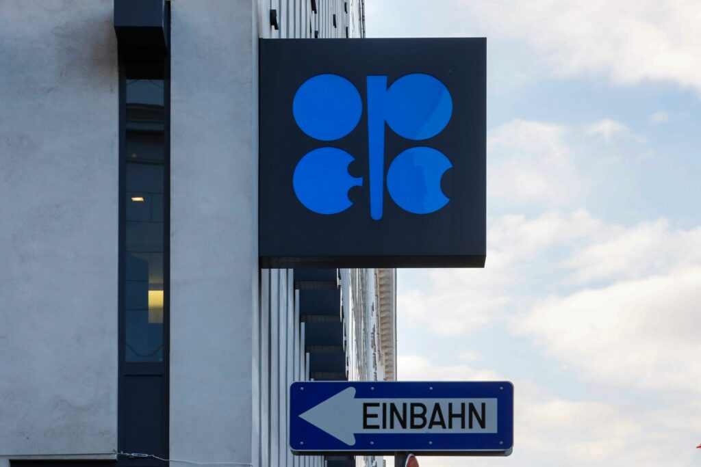 Ölkartell Opec+ verschiebt Produktions-Erhöhung erneut