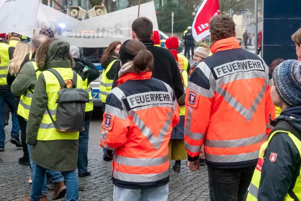 dbb kündigt Warnstreiks und Aktionen an