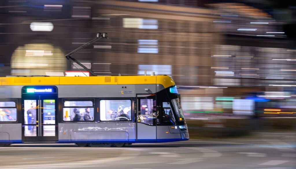 Studie: Ausbau von Bus und Bahn in Städten kommt kaum voran