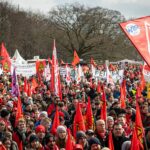 Tausende demonstrieren für mehr Investitionen in Industrie