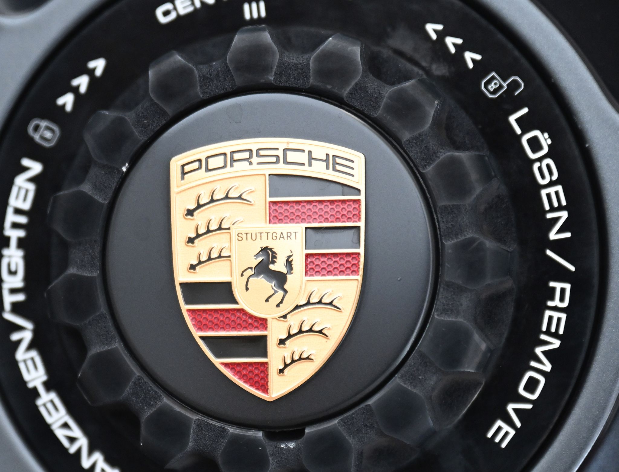 Porsche-Chef Blume kündigt weiteres Sparprogramm an