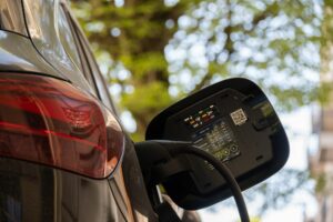 HUK Coburg: Private E-Autokäufe legen stark zu