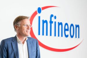 Infineon verdient fast ein Viertel weniger und hebt Prognose
