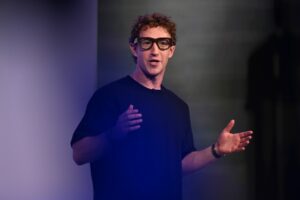 Facebook-Konzern stellt Brille mit Anzeige im Glas vor