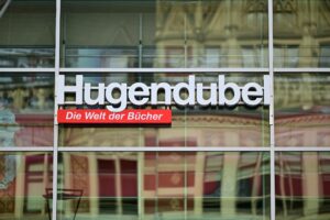 Topp Holding darf sich an Buchhändler Hugendubel beteiligen