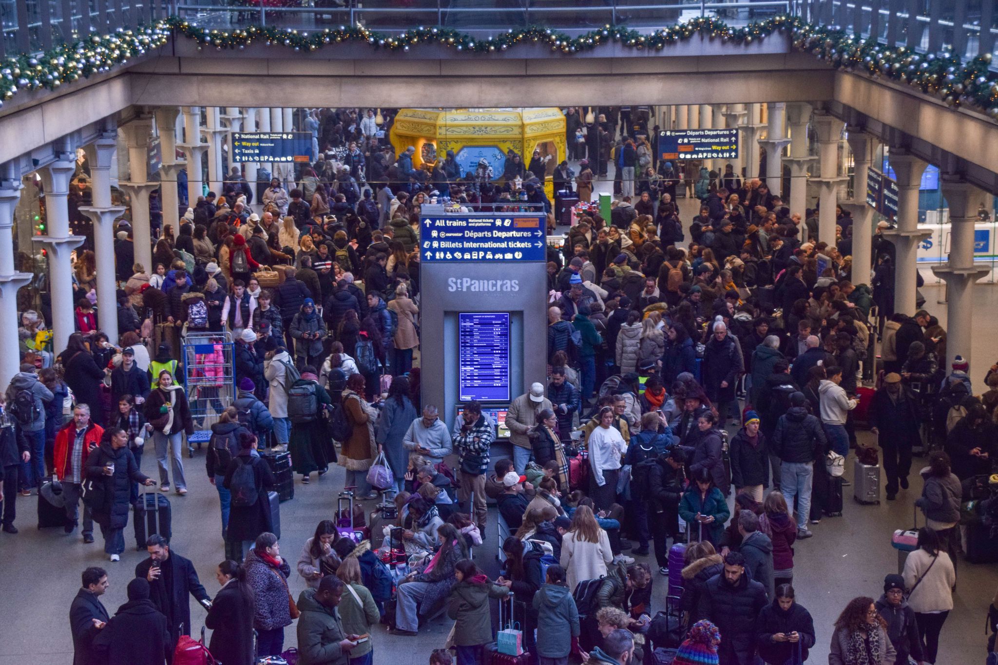 Chaos vor Silvester: Zugverkehr durch Eurotunnel gestört