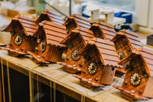 Uhren und Porzellan: Schutz für regionale Industrieprodukte